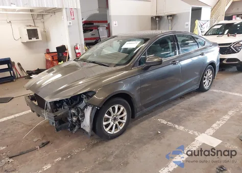 2016 Ford Fusion S z USA, uszkodzony, nr VIN 3FA6P0G72GR159465